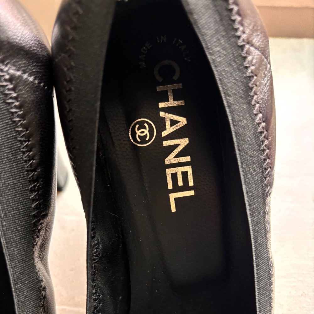 CHANEL Black Patent Leather Heels - Picture 2 of 8
